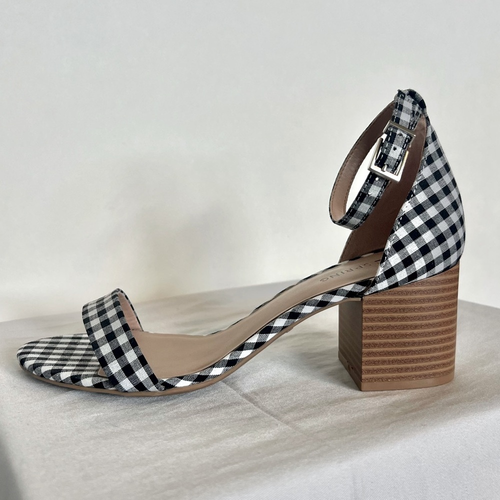 NWOT Call It Spring Stangarone Block Heeled Sandals